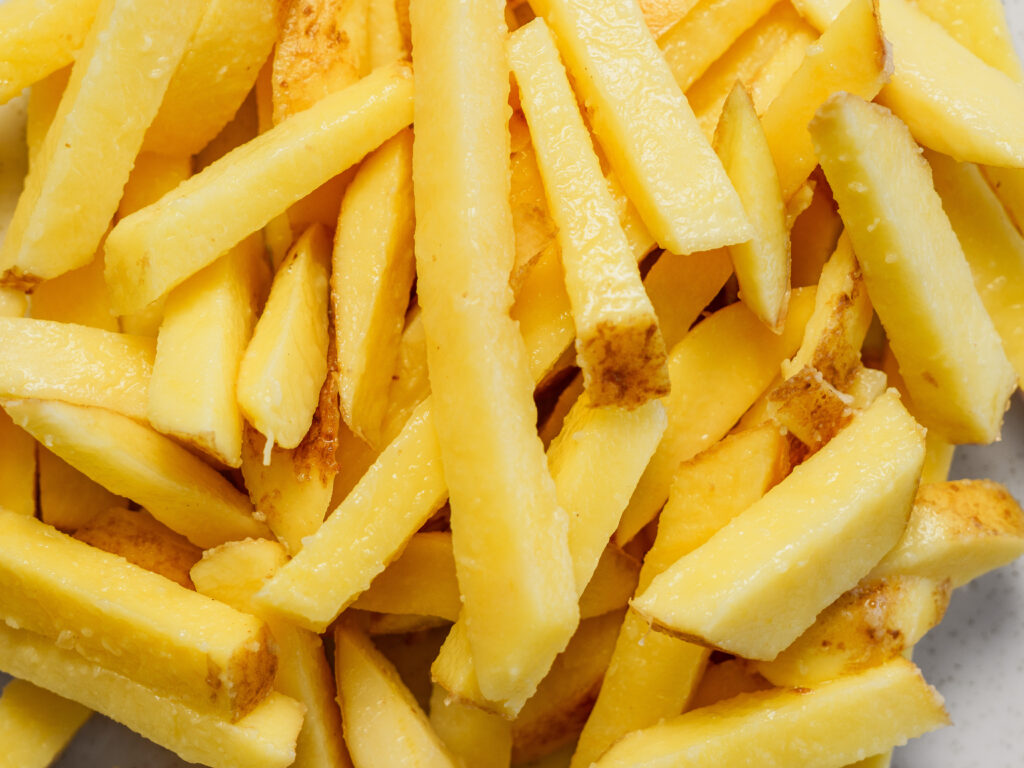 ¿Merece la pena comprar patatas peladas para un restaurante?